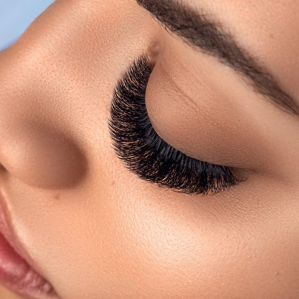 0.06mm lashes applied model