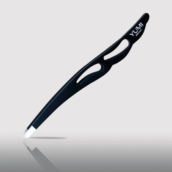 Yumi Black Eyebrow Tweezer Slanted End